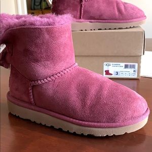 Girls size 3 UGG boots new in box